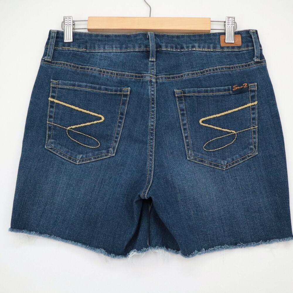 SEVEN7 Sz 8 Sunset Bermuda Jean Shorts Stretch Frayed Cut Off Mid Rise Womens